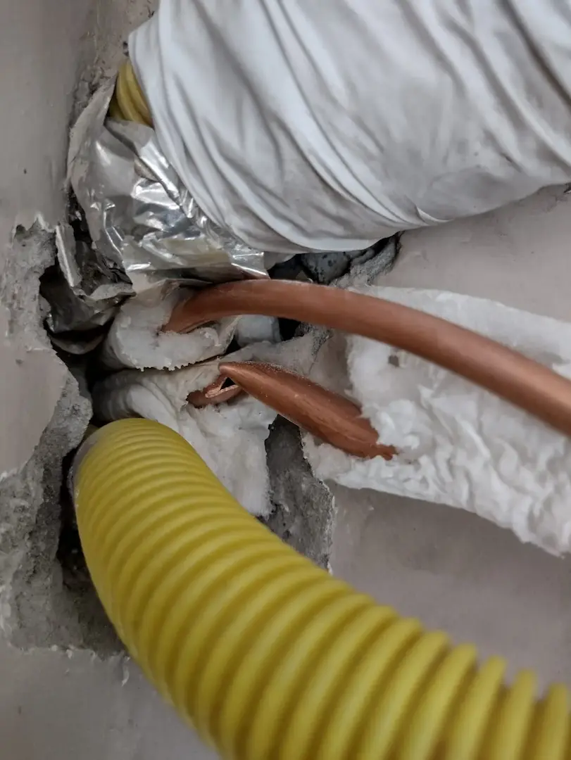 Dreno flexível mal instalado