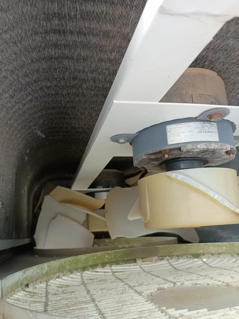Ventilador interno sujo desbalanceado