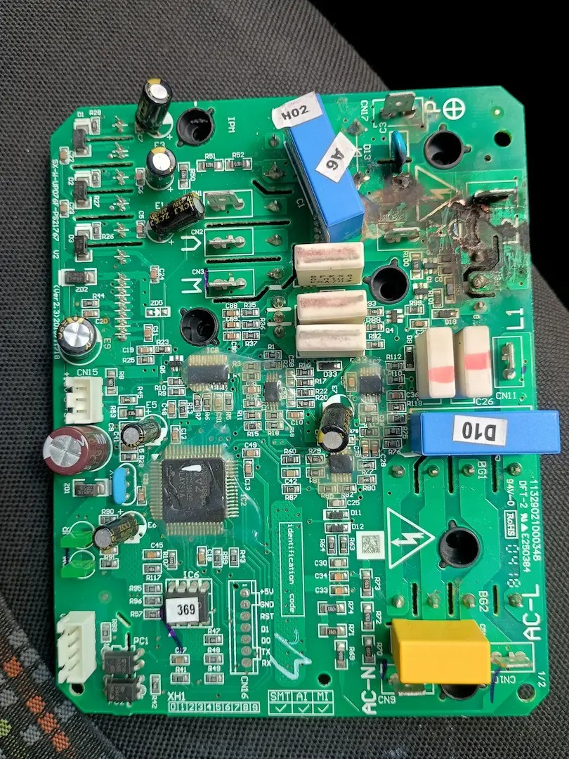 Placa eletrônica queimada